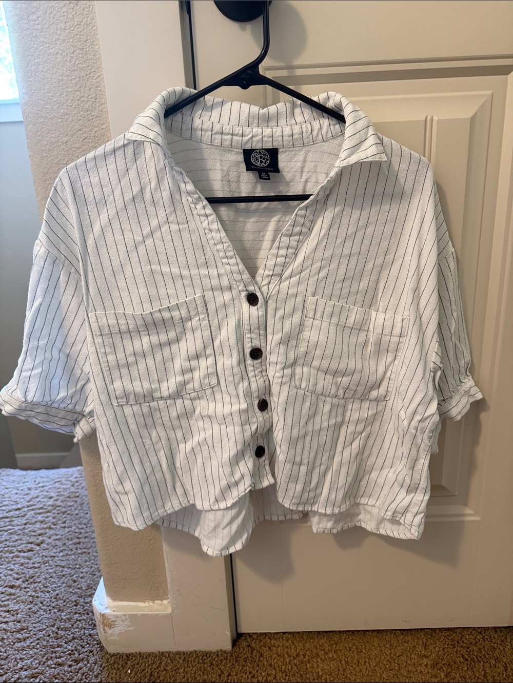 bobeau White Short-Sleeve Striped Button-Front Shirt
